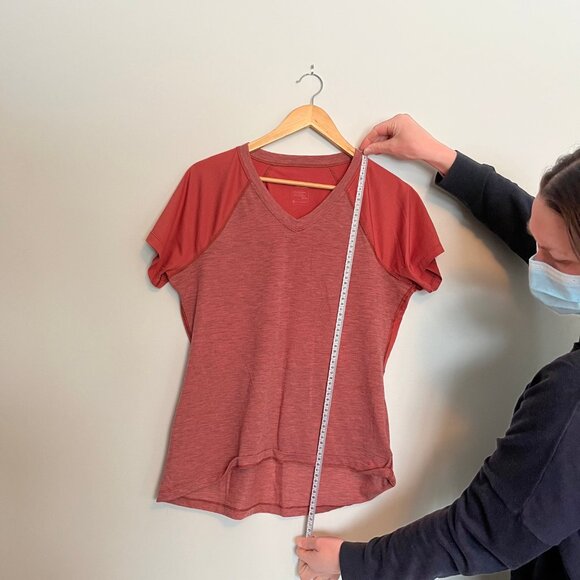 North Face. Reactor T-Shirt. Pink/Salmon Color. Size Medium. Womens. - Picture 4 of 6